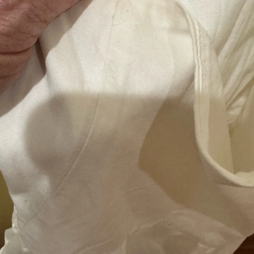 Sleeveless White Tunic Top - Picture 6 of 6